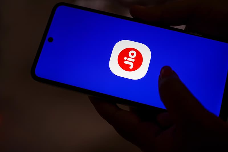 Jio’s MyJio App Grants Free ₹35,100 AI Suite via Google to Select Users